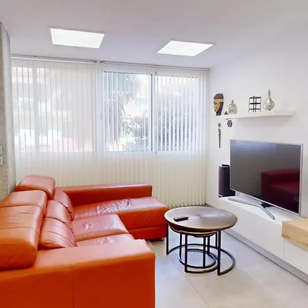 Centro-playa Del Faro Marbella